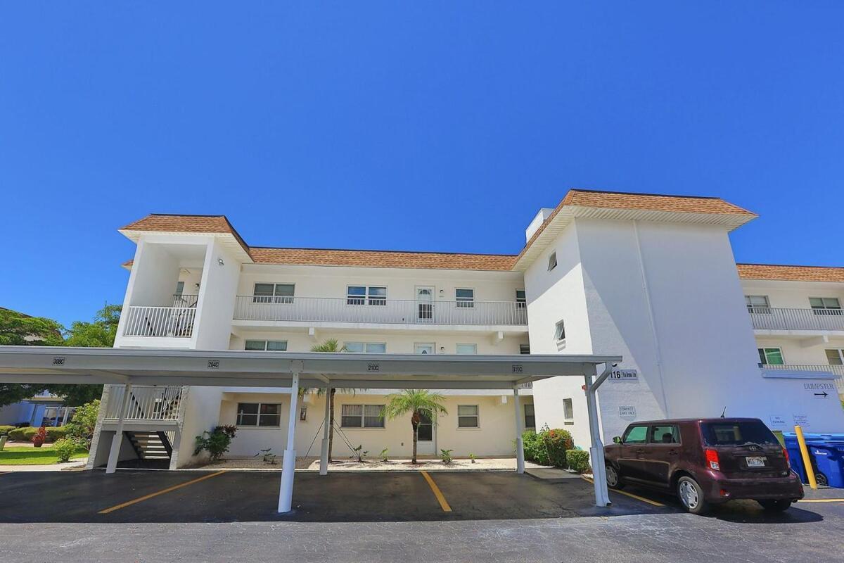 Updated Condo With Pool, Walk To Crescent Beach & Restaurants! Sarasota Extérieur photo