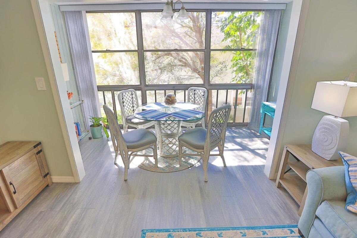 Updated Condo With Pool, Walk To Crescent Beach & Restaurants! Sarasota Extérieur photo