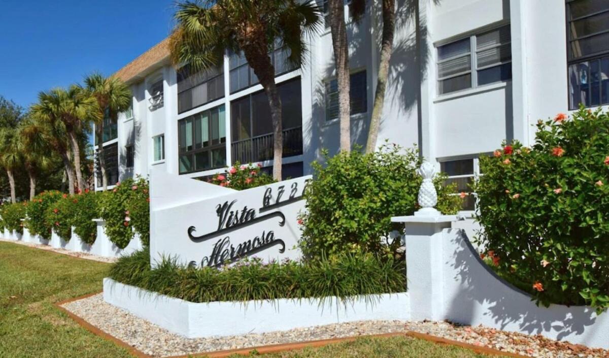 Updated Condo With Pool, Walk To Crescent Beach & Restaurants! Sarasota Extérieur photo
