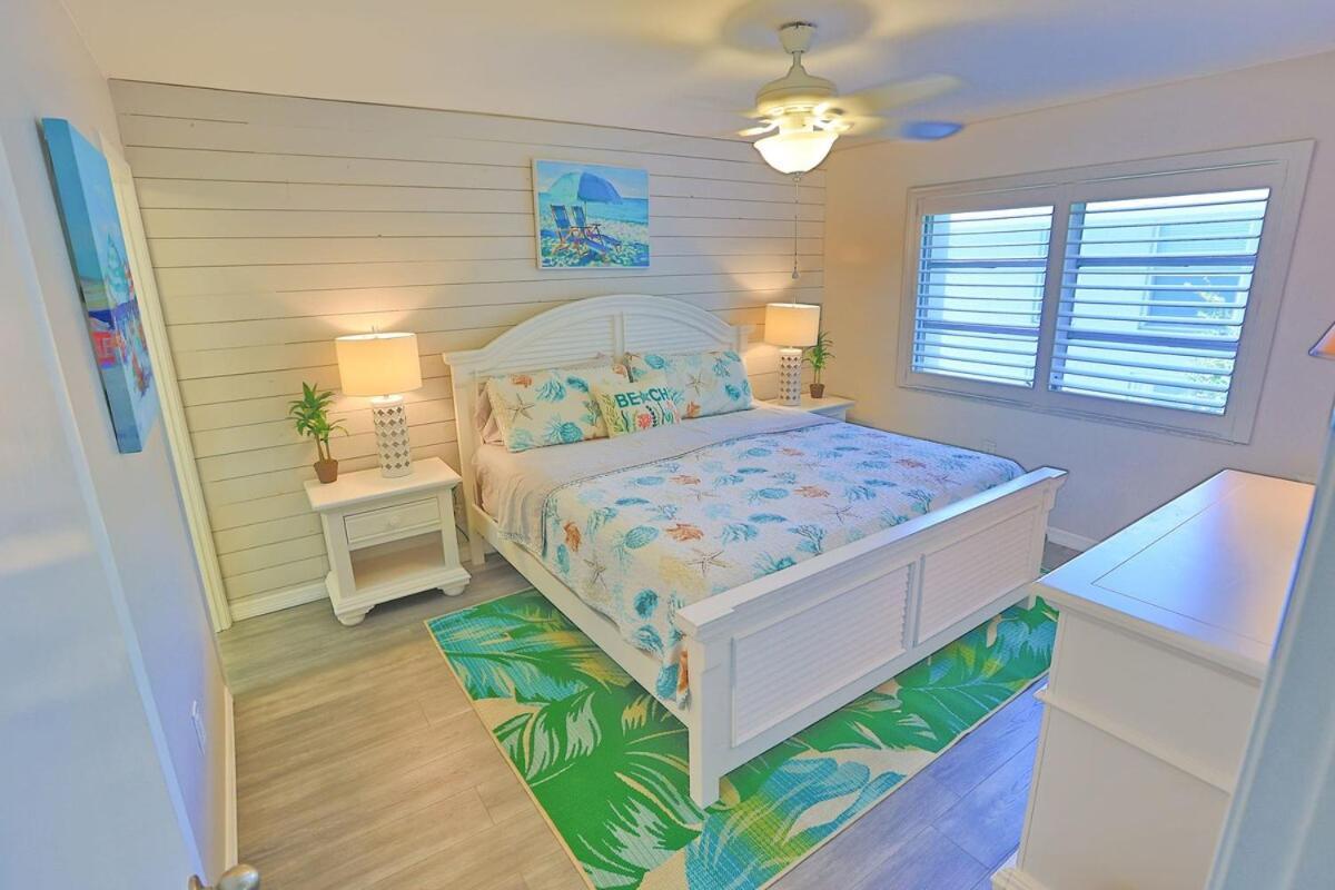 Updated Condo With Pool, Walk To Crescent Beach & Restaurants! Sarasota Extérieur photo