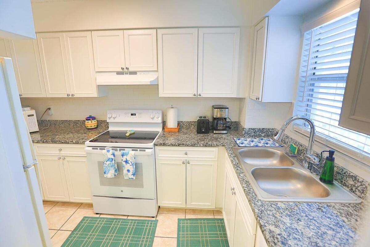 Updated Condo With Pool, Walk To Crescent Beach & Restaurants! Sarasota Extérieur photo