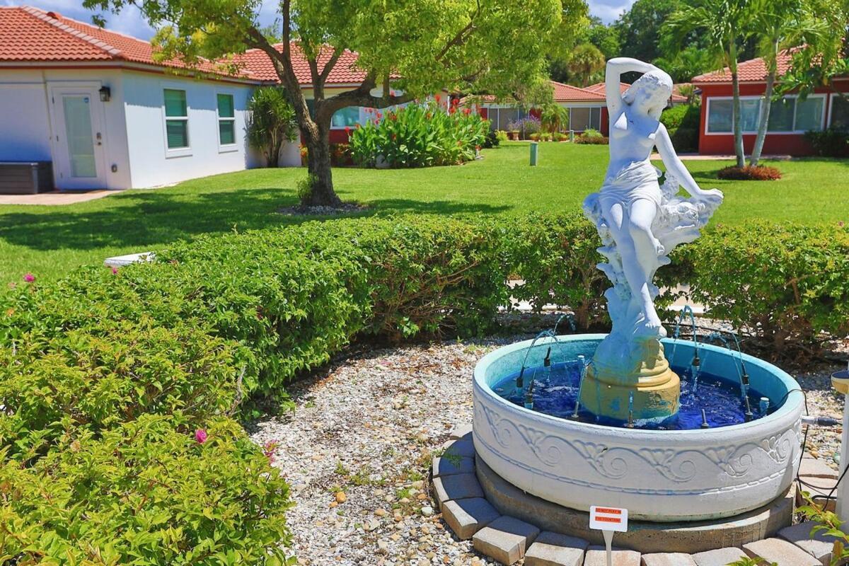 Updated Condo With Pool, Walk To Crescent Beach & Restaurants! Sarasota Extérieur photo
